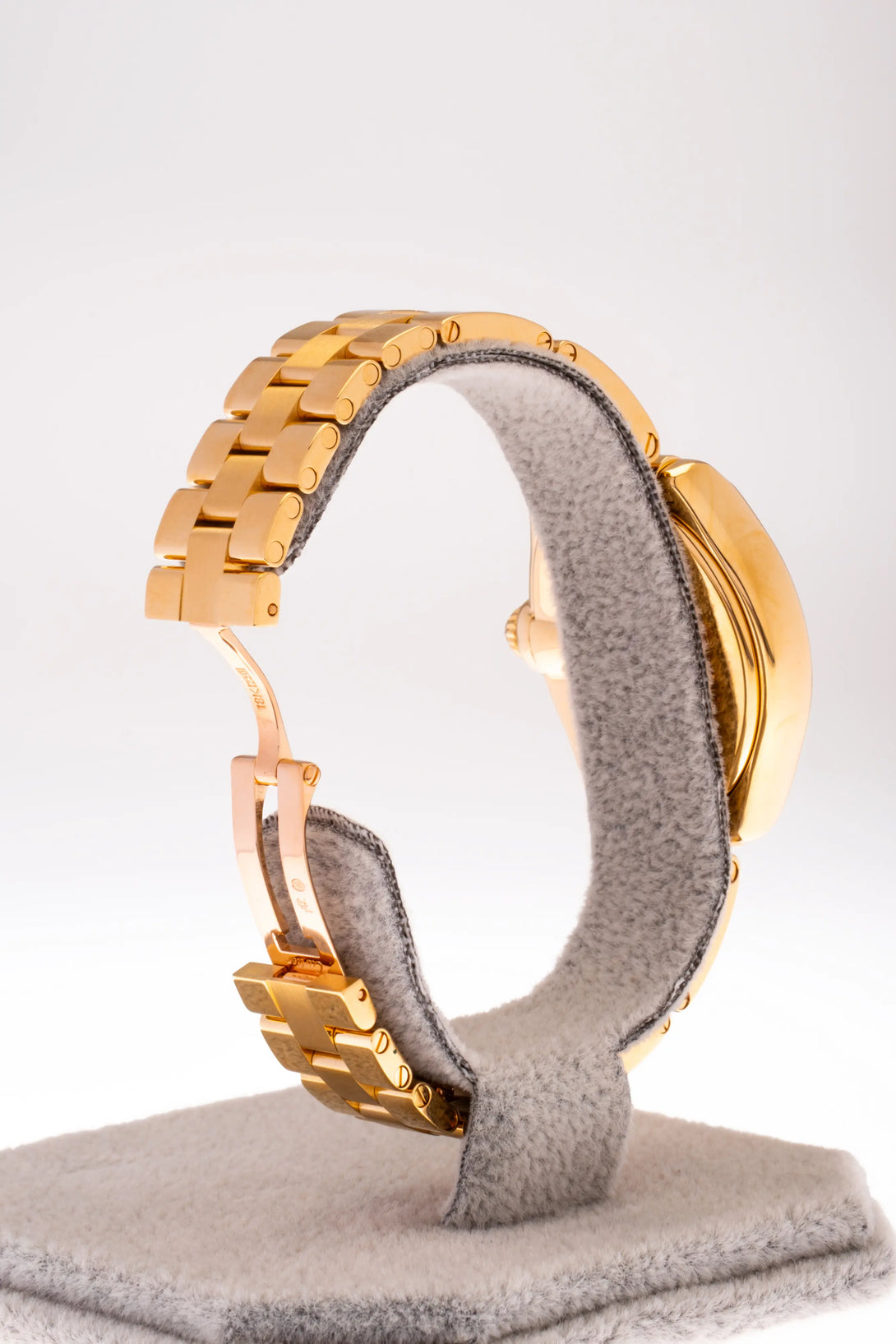 Cartier Roadster 31 mm 18k Yellow Gold Factory Diamond Watch