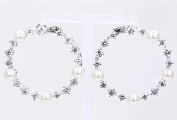 Chopard High Jewellery 6 ct. Diamond and Pearl 18k White Gold Earrings