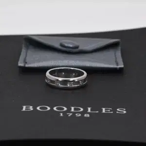 Boodles 'Amare' Ring Platinum Ring Large Size