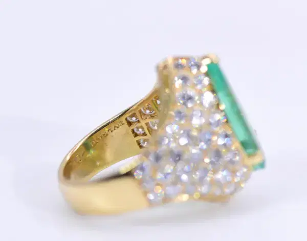 Bvlgari Emerald and Diamond 18k Yellow Gold Ring